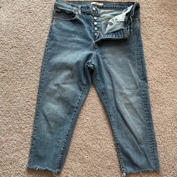 Levi’s Wedgie Fit High Rise Embroidered Jeans Size 32 - Picture 2 of 13